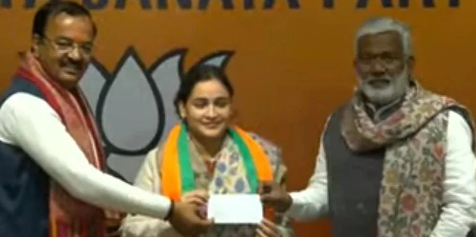 যাদব পরিবারে ভাঙন, বিজেপিতে যোগ দিলেন মুলায়ম সিং যাদবের পুত্রবধূ অপর্ণা যাদব