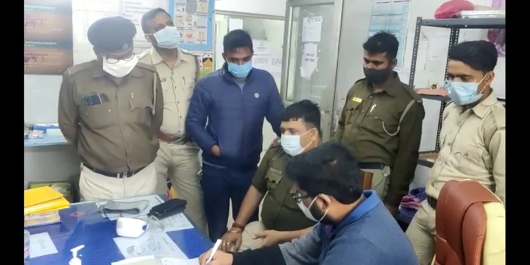 বেআইনি মজুদ কয়লা উদ্ধার করতে গিয়ে বীরভূমে ধুন্ধুমার, দুষ্কৃতীদের ছোড়া ইটপাটকেলে জখম পুলিশ কর্মী