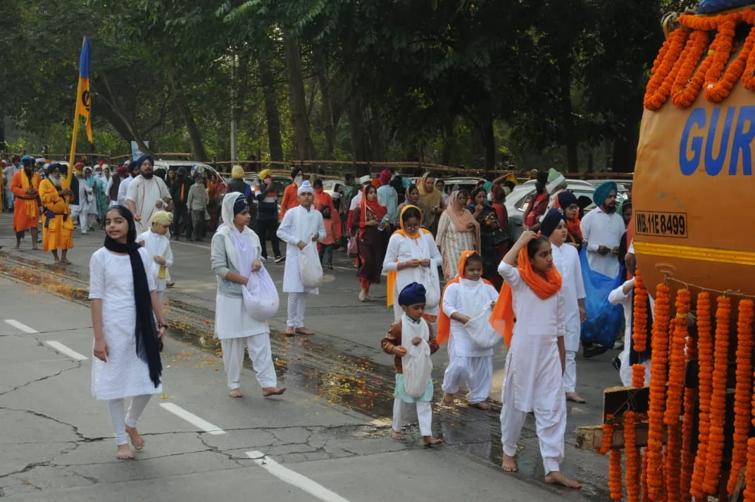 গুরু গোবিন্দ শিখের জন্মজয়ন্তী উপলক্ষে শহরে বর্ণাঢ্য শোভাযাত্রা, দেখুন ছবিতে