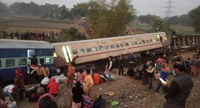 Breaking: উত্তরবঙ্গে ভয়াবহ ট্রেন দুর্ঘটনা