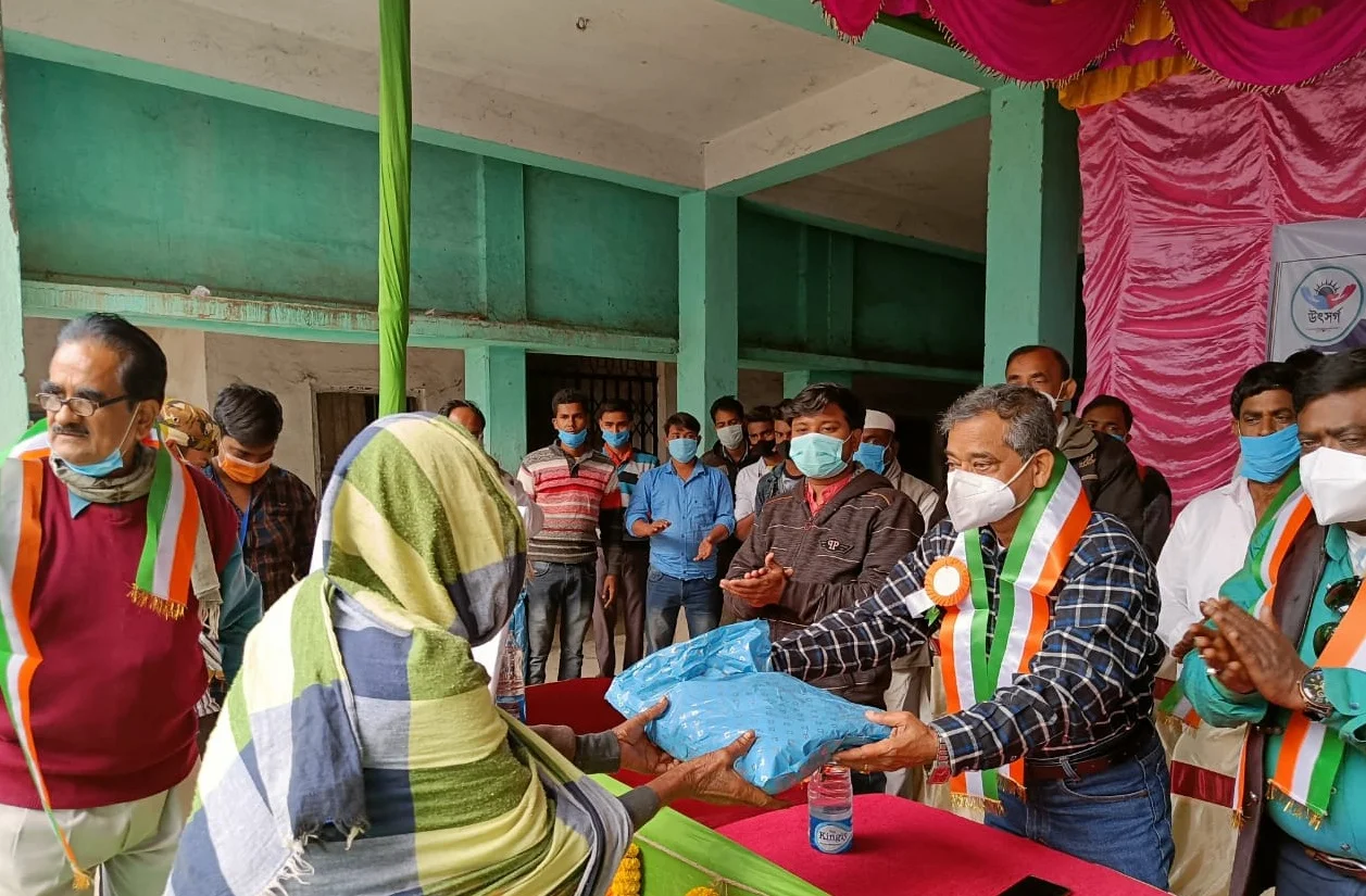 সাগরদিঘিতে শীতবস্ত্র বিতরণ কর্মসূচি