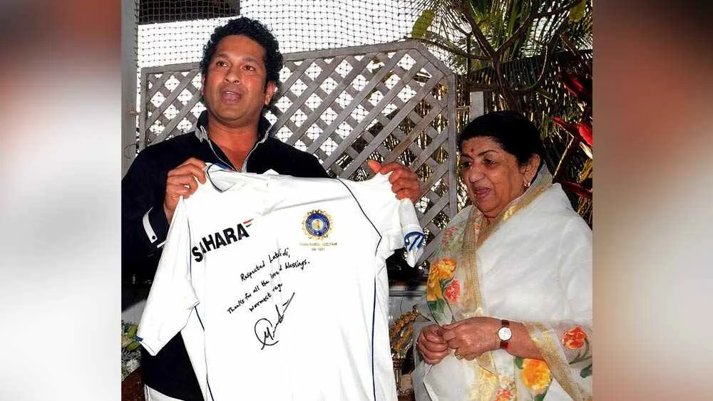 মা বলে ডাকতেন শচীন, জন্মদিনের আগেই পৌঁছে যেত লতার শুভেচ্ছা বার্তা