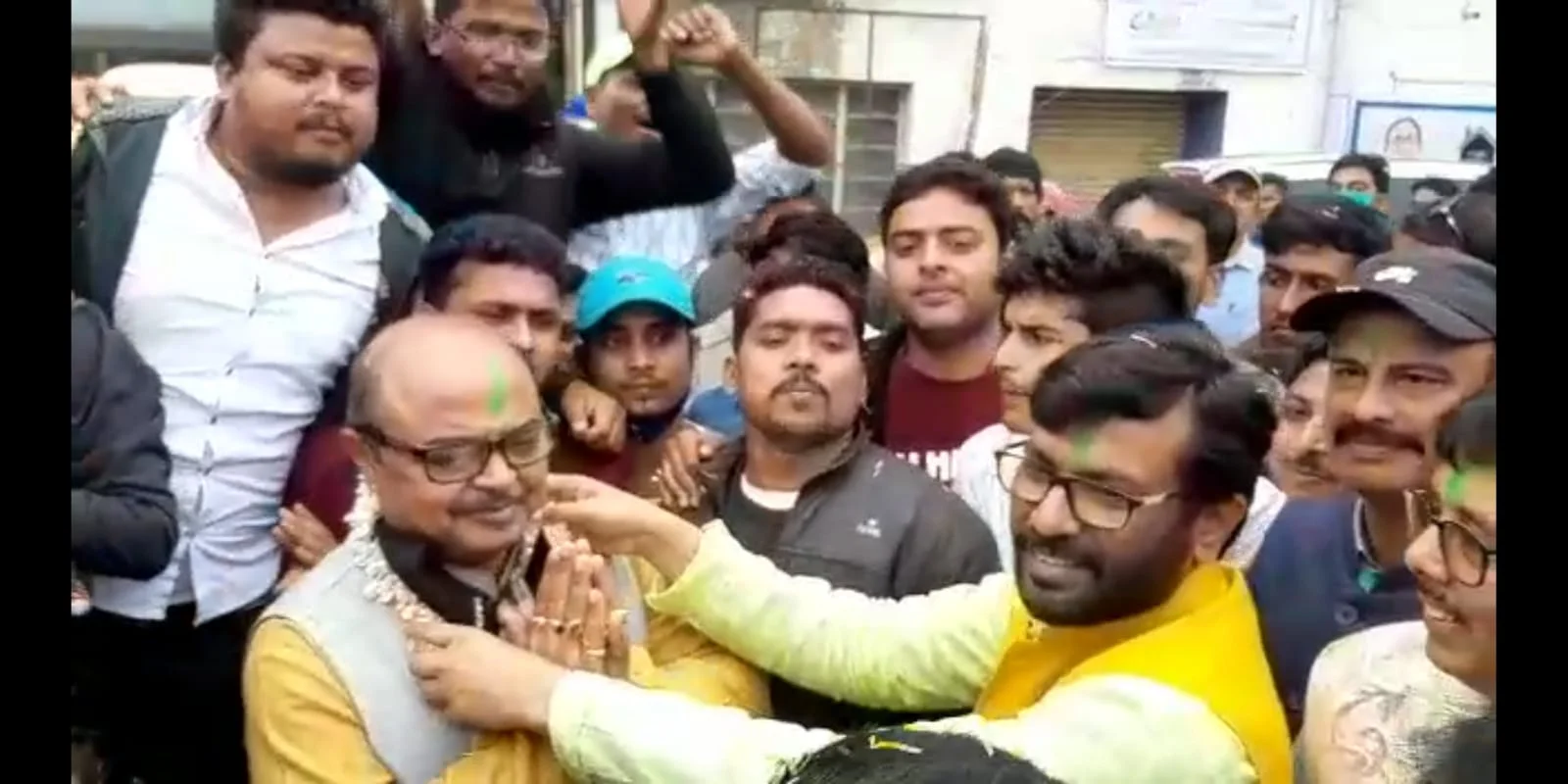 কেষ্ট ম্যাজিকে বাজিমাৎ বীরভূম