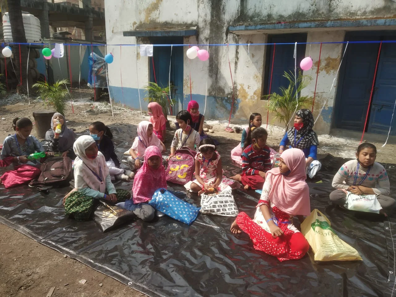 আজ থেকে শুরু হল 'পাড়ায় শিক্ষালয়' কর্মসূচী, প্রি প্রাইমারি থেকে সপ্তম শ্রেণির পড়ুয়ারা শামিল