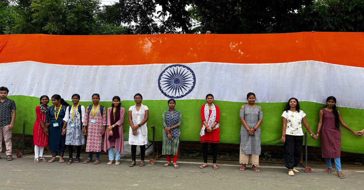 জাতীয় পতাকা নিয়ে ২১ চাকার বাহনে জিয়াগঞ্জ শহর পরিক্রমা,  শুরু প্রস্তুতি