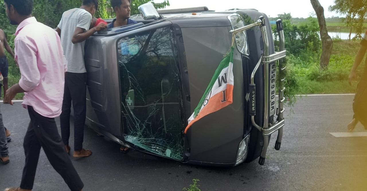 ২১ শে জুলাই সমাবেশে যোগ দিতে যাওয়ার পথে ক্যানিংয়ে দুর্ঘটনা, আহত ৮ তৃণমূল কর্মী