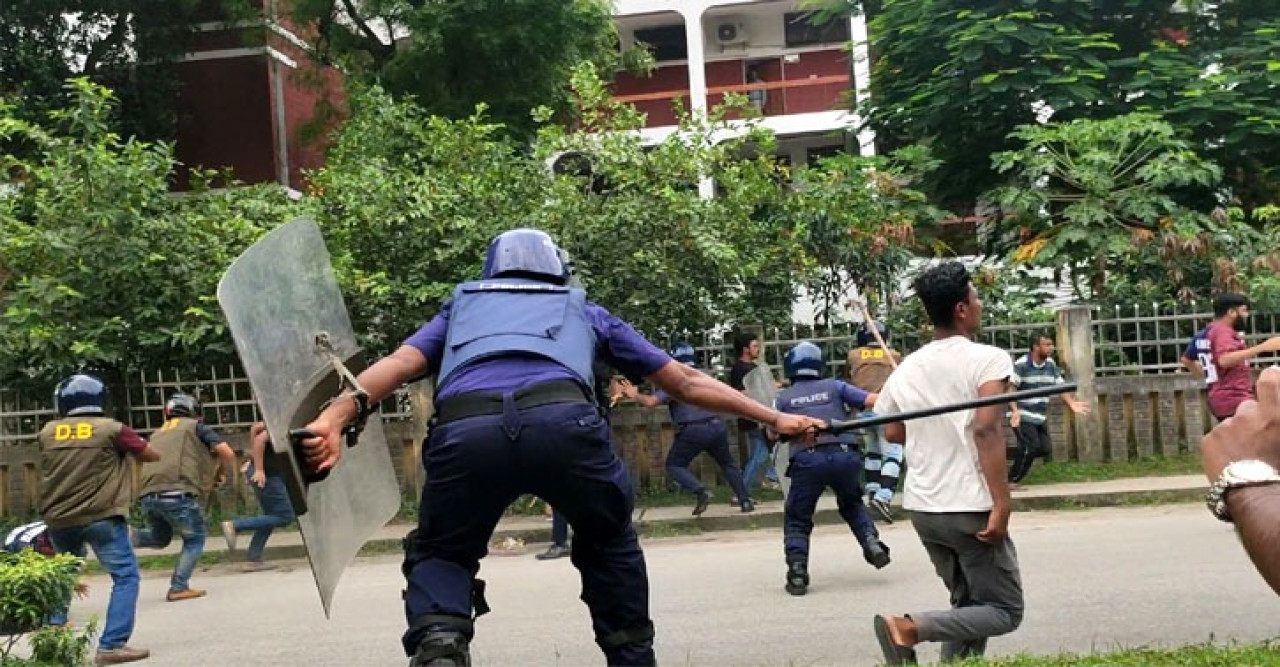 ‘মার্চ ফর জাস্টিস’ কর্মসূচি পড়ুয়াদের, পুলিশের লাঠিচার্জ সারা দেশে ‘মার্চ ফর জাস্টিস’ কর্মসূচি