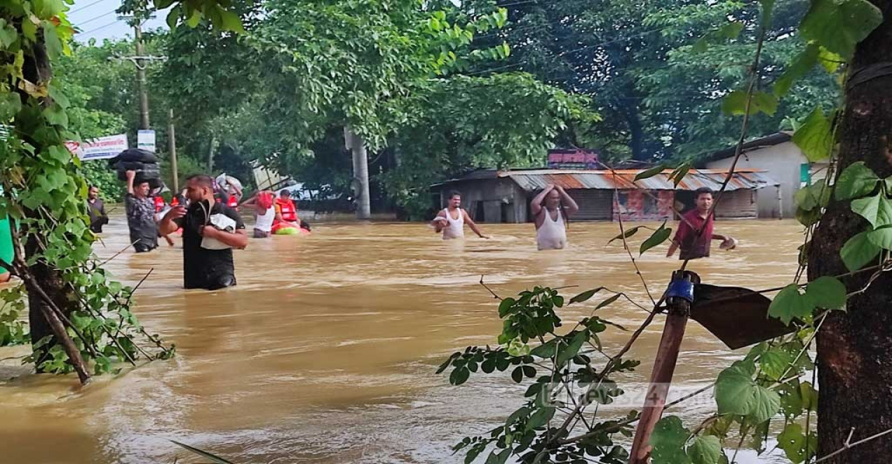 বাংলাদেশ বন্যায় মৃত বেড়ে ২৩, ক্ষতিগ্রস্ত ৫৫ লক্ষেরও অধিক