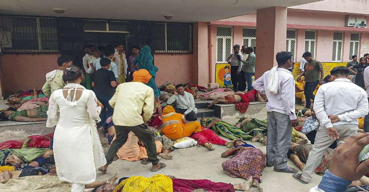 হাথরাস:  মৃত্যুমিছিল দেখে হৃদরোগে আক্রান্ত হয়ে মৃত্যু পুলিশ কনস্টেবলের