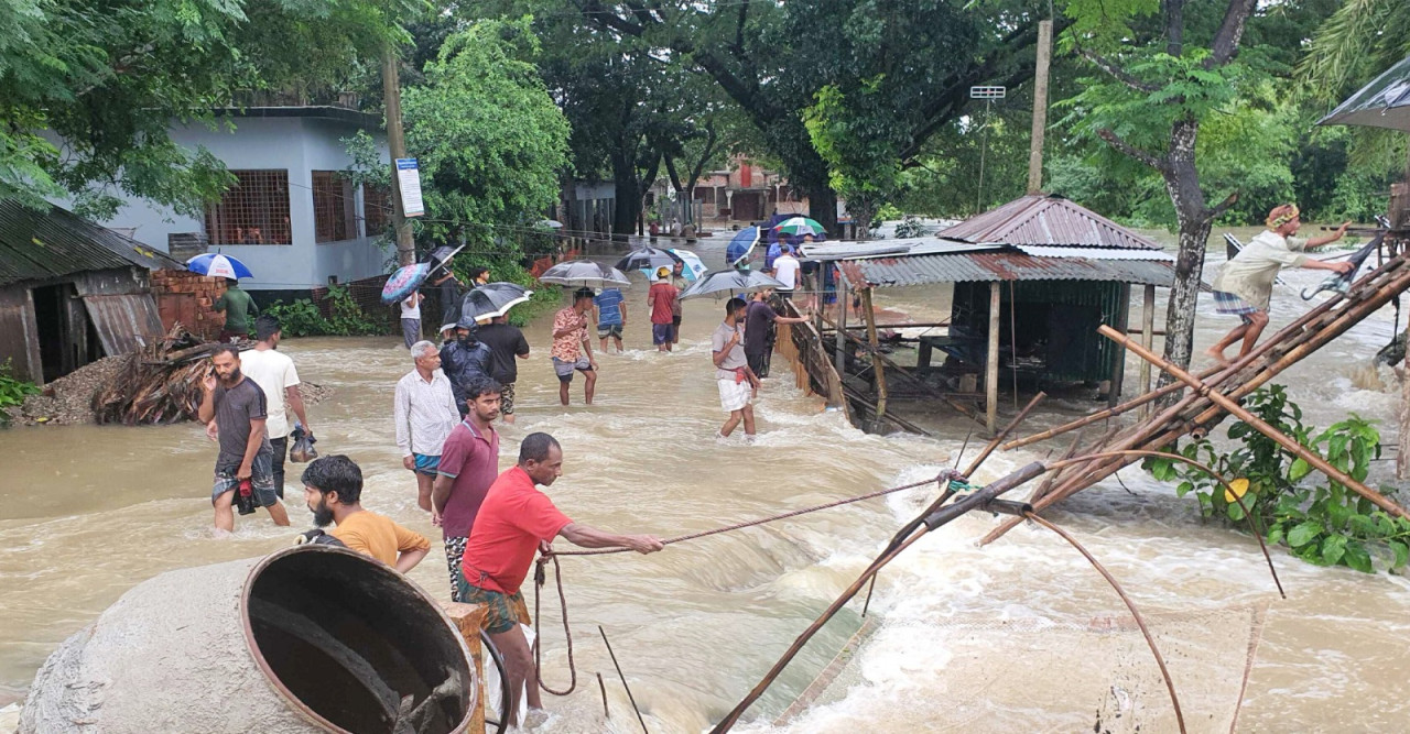 বন্যার কবলে বাংলাদেশ