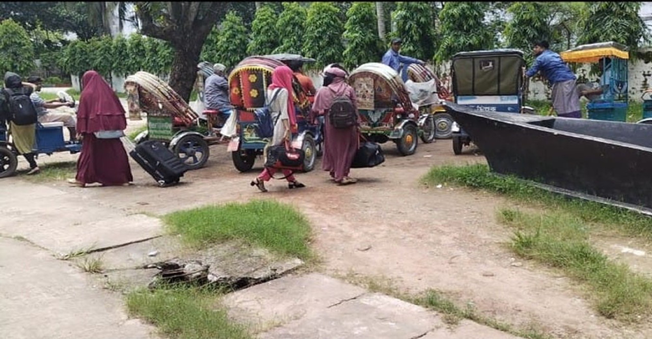 কোটা সংস্কার বিরোধী বিক্ষোভে অগ্নিগর্ভ বাংলাদেশ, অনির্দিষ্টকালের জন্য বন্ধ ঘোষণা চট্টগ্রাম বিশ্ববিদ্যালয়