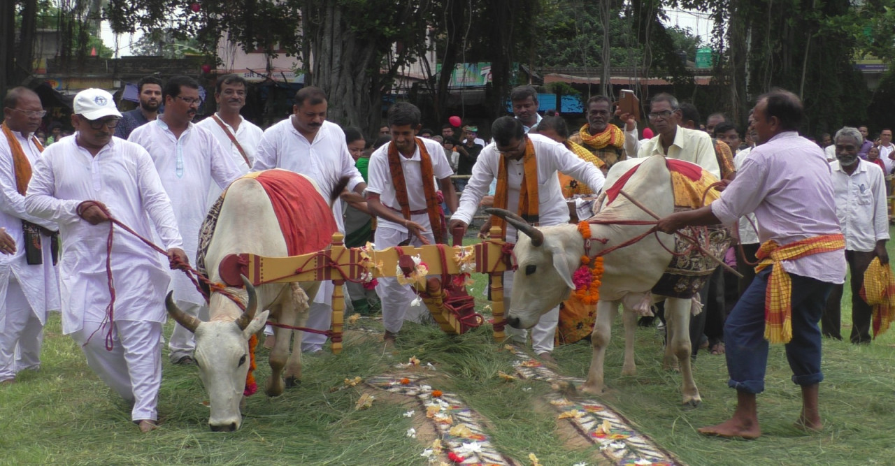 শান্তিনিকেতনে পালিত হলো হলকর্ষণ উৎসব