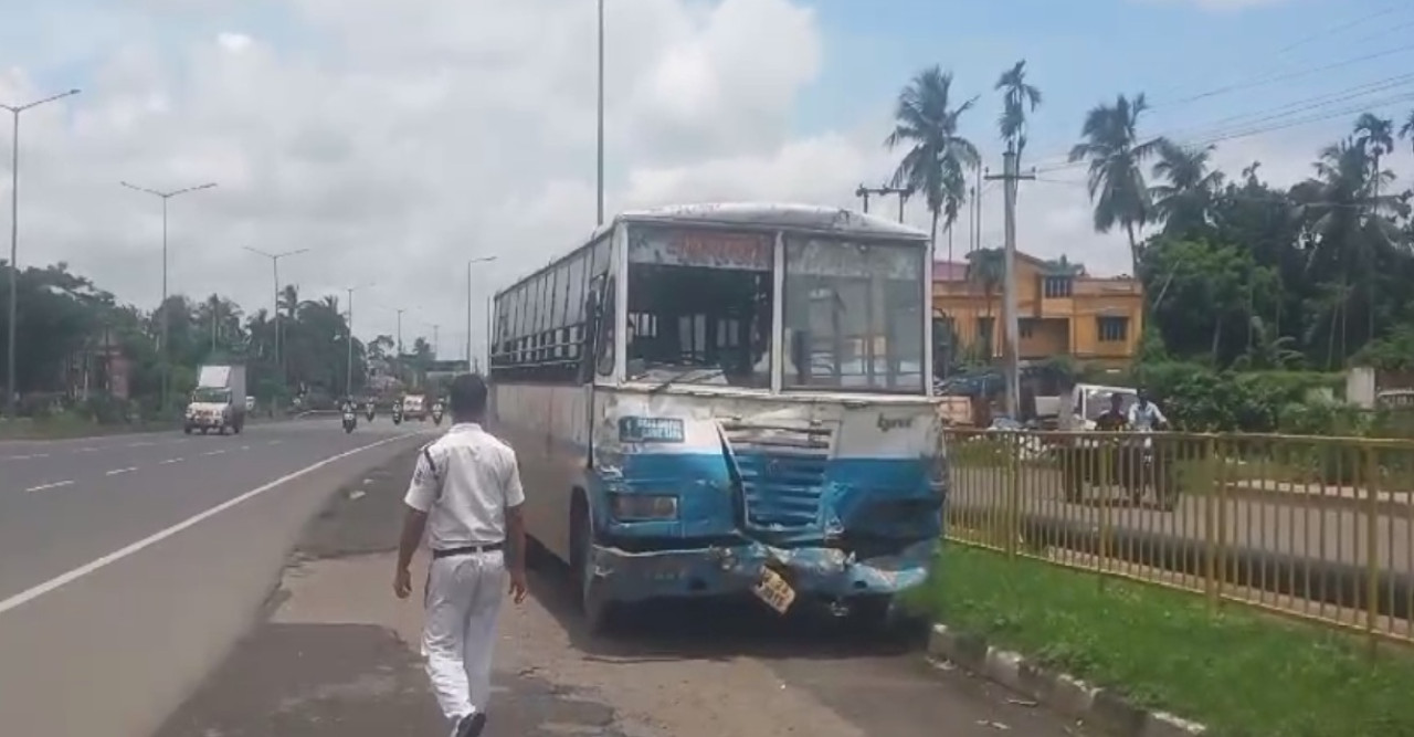 হাওড়ার অঙ্কুরহাটিতে দুর্ঘটনা, আহত বেশ কয়েকজন যাত্রী