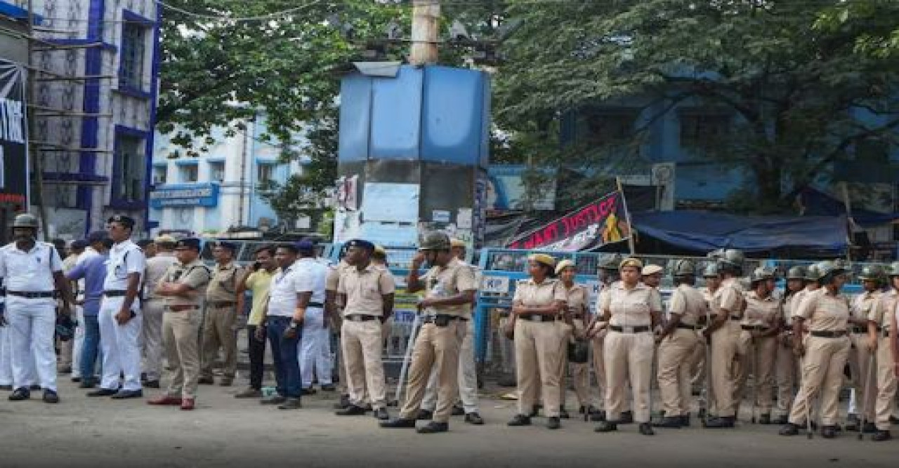 আরজি করে ভাঙচুরঃ তিন পুলিশ আধিকারিককে সাসপেন্ড করল কলকাতা পুলিশ