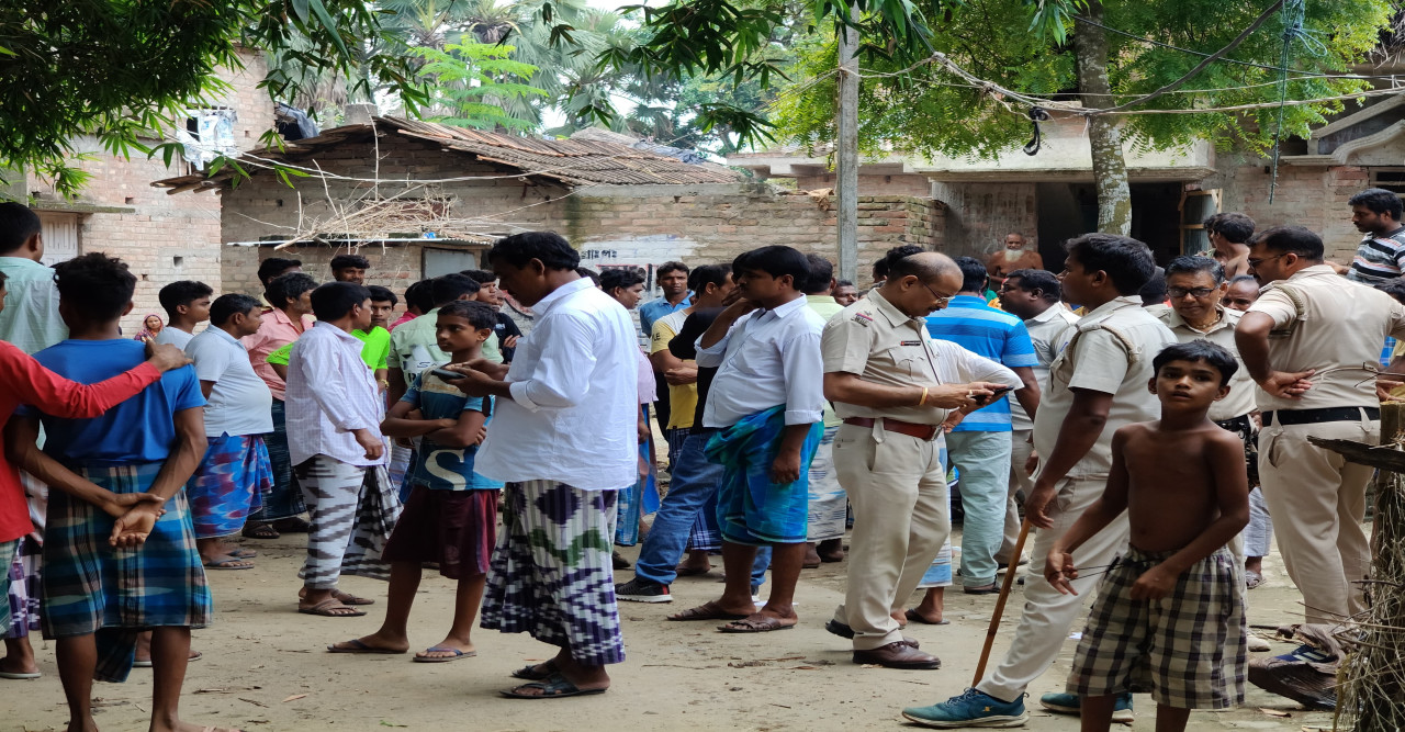 সরকারি রাস্তার কাজে বাধা, ধুন্ধুমার পরিস্থিতি, আহত স্কুল পড়ুয়া