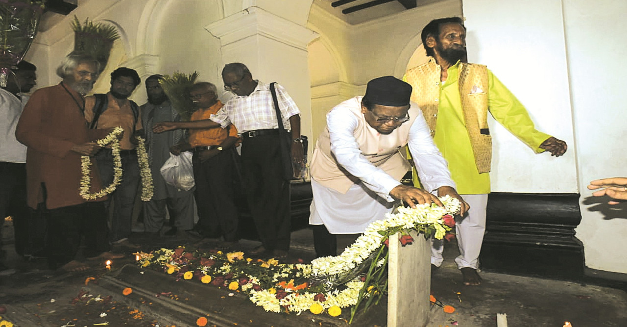 দেশরক্ষার লড়াইয়ে শহিদ হয়েছিলেন সিরাজ: ইমরান