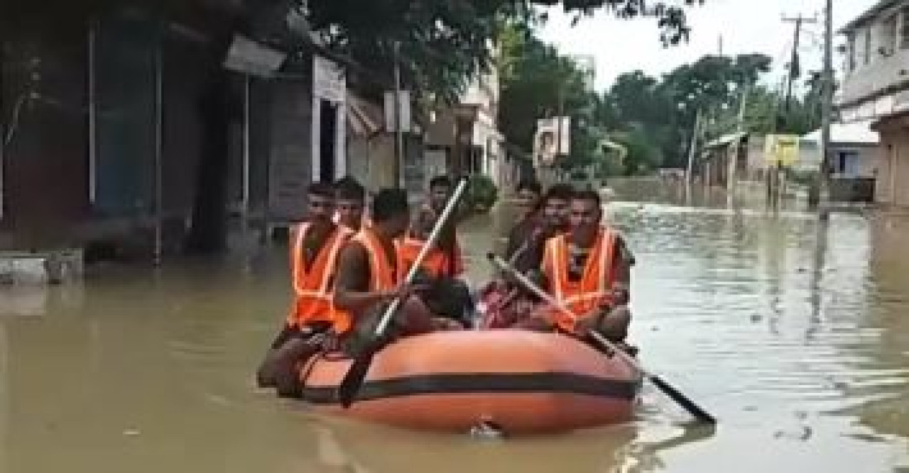 ত্রিপুরায় ভয়াবহ বন্যায় কমপক্ষে  ১০ জনের মৃত্যু, কেন্দ্রের সাহায্য চাইলেন মুখ্যমন্ত্রী