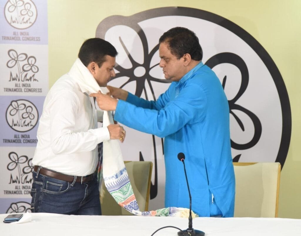 তৃণমূলে যোগ দিলেন বাঁকুড়া-বিষ্ণুপুরের বিজেপি বিধায়ক তন্ময় ঘোষ