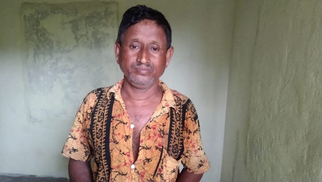 ঘোজাডাঙ্গা সীমান্ত থেকে প্রায় ১ কোটি টাকার সোনা সহ পাচারকারী গ্রেফতার 1 ঘোজাডাঙ্গা সীমান্ত থেকে প্রায় ১ কোটি টাকার সোনা সহ পাচারকারী গ্রেফতার