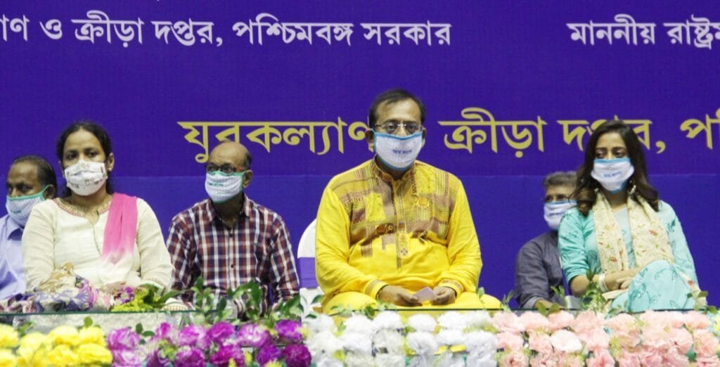 রাখী বন্ধন উৎসবের মধ্যে দিয়ে কোভিডবিধি মেনে চলার বার্তা