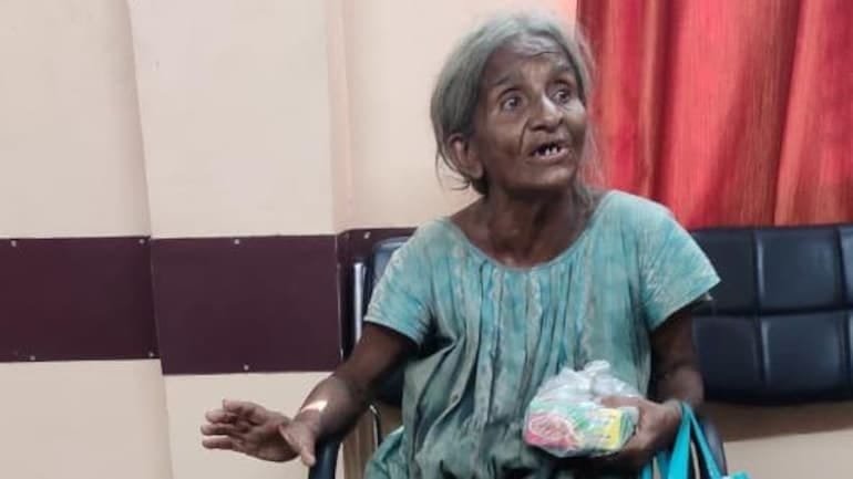 "পরিবারকে অসম্মানিত করছেন ইরা", বিবৃতি দিলেন বুদ্ধ জায়া মীরা ভট্টাচার্য