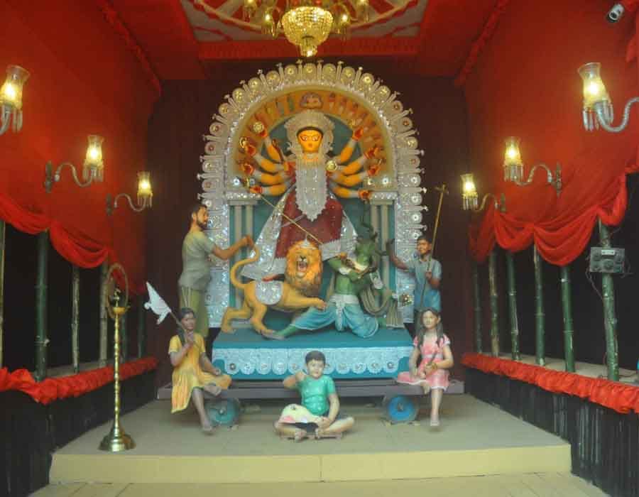 পুজো মণ্ডপ সহ দুর্গা প্রতিমার কয়েকটি চিত্র... 5 পুজো মণ্ডপ সহ দুর্গা প্রতিমার কয়েকটি চিত্র...