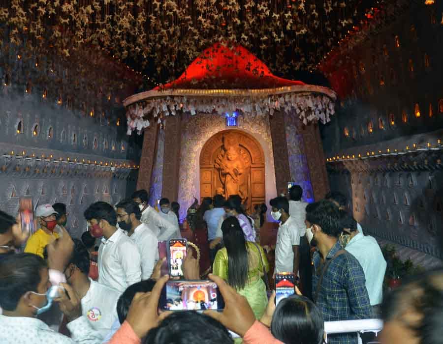 পুজো মণ্ডপ সহ দুর্গা প্রতিমার কয়েকটি চিত্র... 1 পুজো মণ্ডপ সহ দুর্গা প্রতিমার কয়েকটি চিত্র...