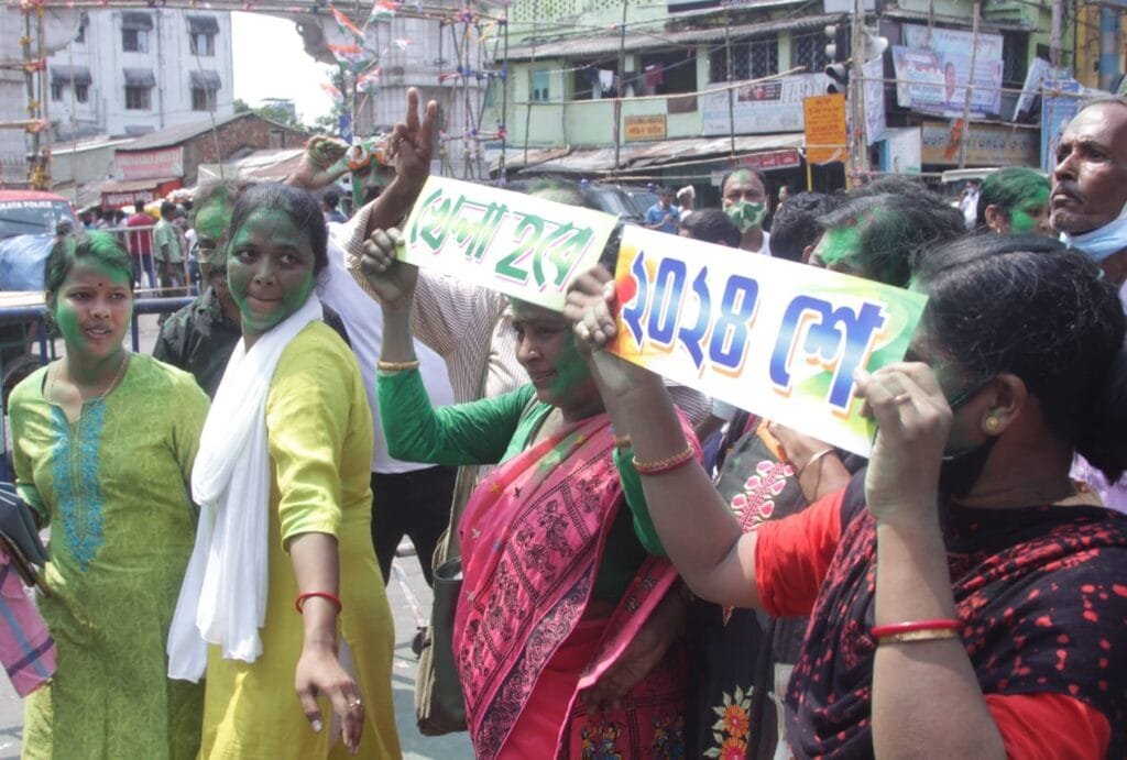 ৫২ হাজার ১৭ ভোটে এগিয়ে মমতা বন্দ্যোপাধ্যায় 1 ৫২ হাজার ১৭ ভোটে এগিয়ে মমতা বন্দ্যোপাধ্যায়