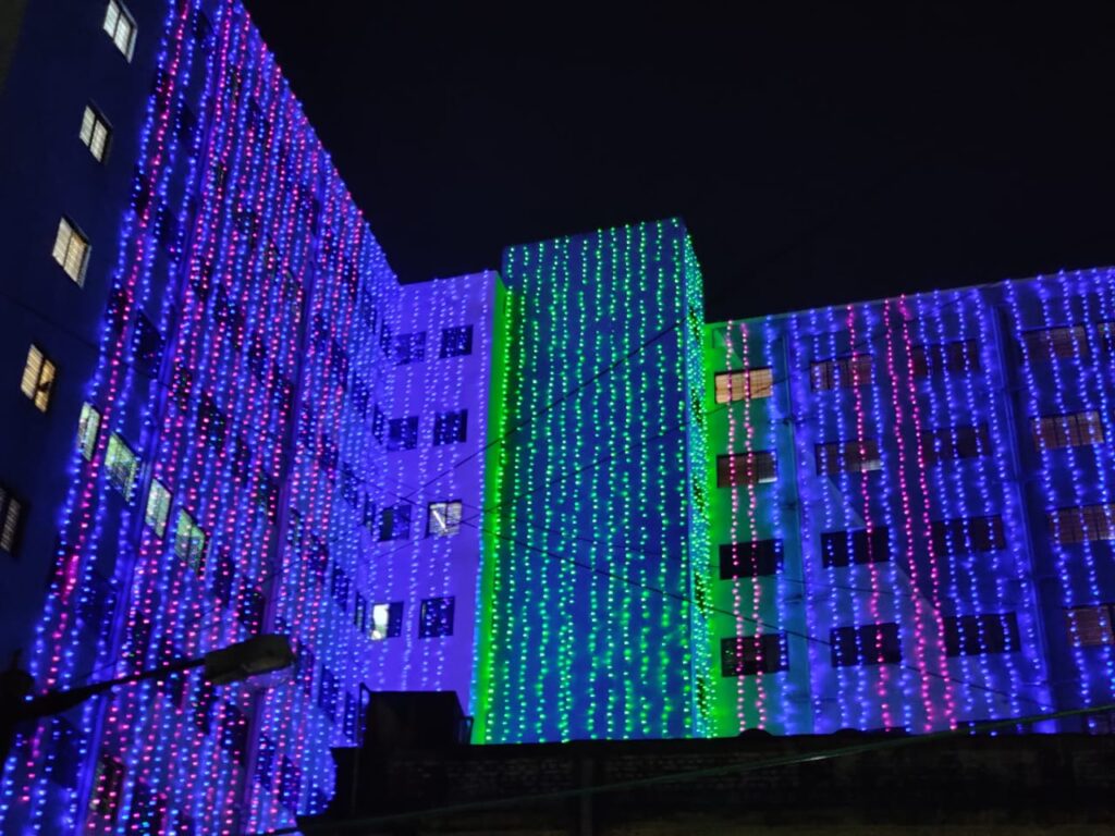 দীপাবলিতে সেজে উঠেছে এসএসকেএমের হস্টেল