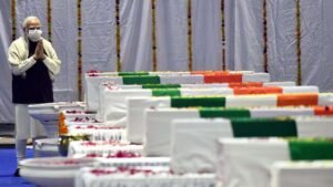 পালাম এয়ারবেসে বিপিন রাওয়াতকে শেষ শ্রদ্ধা জানালেন প্রধানমন্ত্রী নরেন্দ্র মোদি