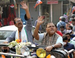 পুরভোটের আগে কলকাতায় জমজমাট শেষ রবিবাসরীয় প্রচার