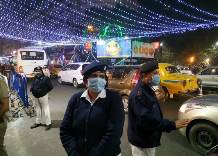 আলো ঝলমলে পার্কস্ট্রিট, উৎসব মুখর কলকাতা 6 আলো ঝলমলে পার্কস্ট্রিট, উৎসব মুখর কলকাতা