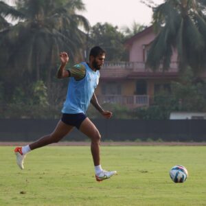 আজ ডার্বিতে নামার আগে চিন্তায় সবুজ মেরুন ও লাল-হলুদের রক্ষণ 3 আজ ডার্বিতে নামার আগে চিন্তায় সবুজ মেরুন ও লাল-হলুদের রক্ষণ