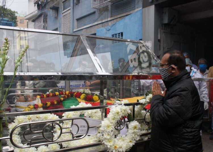 'সুভাষদার খেলা দেখে বড় হয়েছি', একবার দেখব বলে রাসবিহারীর মোড়ে দাঁড়িয়ে থাকতাম' স্মৃতিচারণায় ফিরহাদ 5 'সুভাষদার খেলা দেখে বড় হয়েছি', একবার দেখব বলে রাসবিহারীর মোড়ে দাঁড়িয়ে থাকতাম' স্মৃতিচারণায় ফিরহাদ