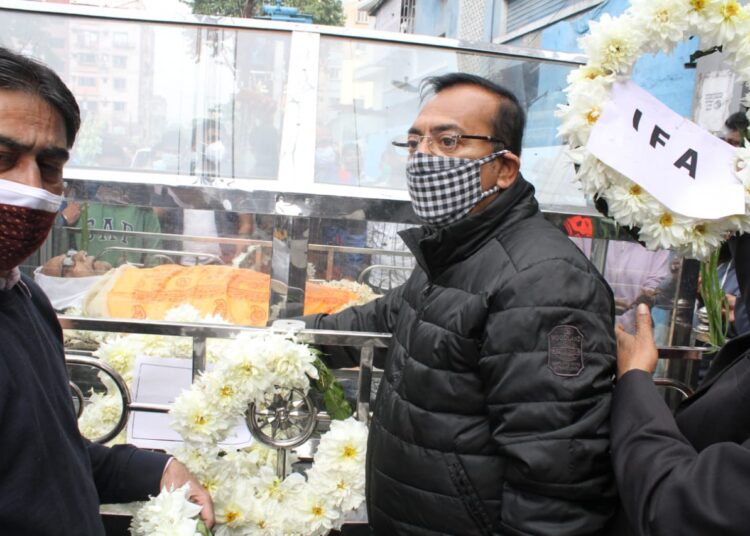 'সুভাষদার খেলা দেখে বড় হয়েছি', একবার দেখব বলে রাসবিহারীর মোড়ে দাঁড়িয়ে থাকতাম' স্মৃতিচারণায় ফিরহাদ 6 'সুভাষদার খেলা দেখে বড় হয়েছি', একবার দেখব বলে রাসবিহারীর মোড়ে দাঁড়িয়ে থাকতাম' স্মৃতিচারণায় ফিরহাদ